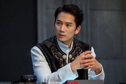 'Thẩm phán ác ma' Ji Sung chia tay Namoo Actors sau 11 năm gắn bó