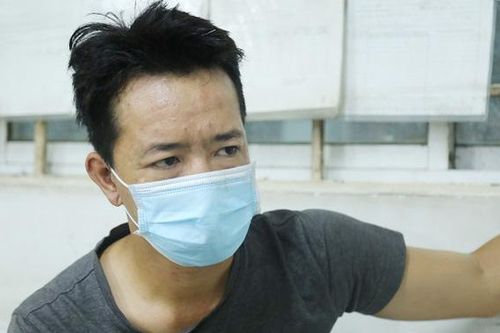 Bắt tạm giam 'cha dượng' hành hạ bé trai 5 tuổi ở Bình Dương