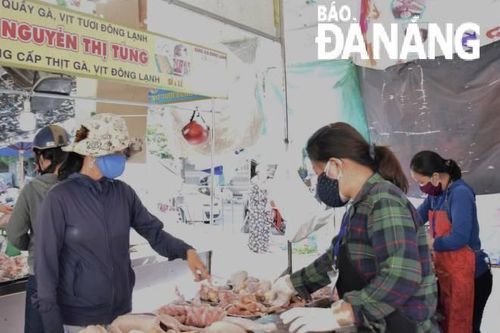 Đề xuất miễn giảm 100% tiền dịch vụ cho tiểu thương