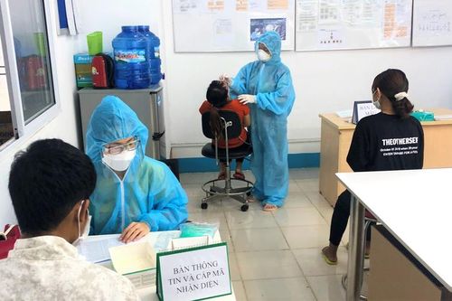 Bảo Lộc: Các doanh nghiệp chủ động xét nghiệm SARS-CoV-2 cho người lao động