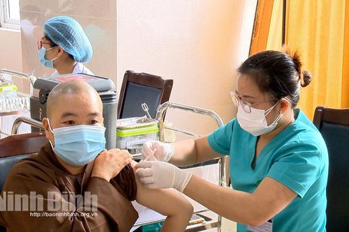 Ninh Bình đã tiêm chủng vắc xin COVID-19 đợt 3 cho trên 21 nghìn trường hợp