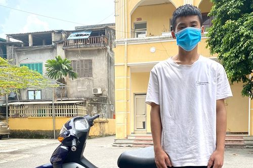 Xử lý nam thanh niên 'bốc đầu' xe máy quay video trên mạng xã hội