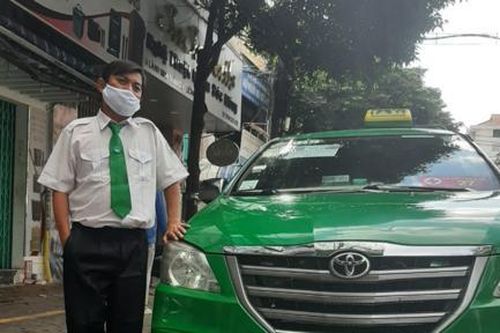 TPHCM: Sản phụ sinh con ngay trên xe taxi, được tài xế trợ giúp