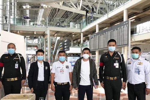 Kiatisak về đến Thái Lan sau hành trình bão táp dài 48 tiếng