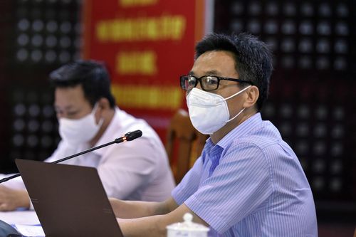 Phó Thủ tướng Vũ Đức Đam: 'Dễ dãi một chút, dịch sẽ dây dưa, kéo dài'