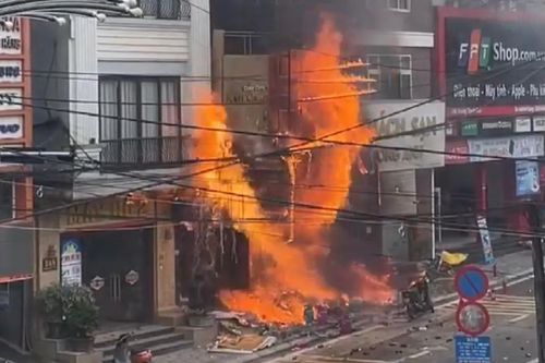 Cửa hàng gas tại Sa Pa cháy nổ dữ dội