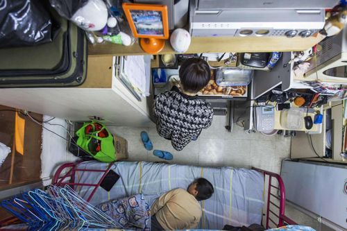 Người Hong Kong mòn mỏi chờ thoát 'căn hộ quan tài'