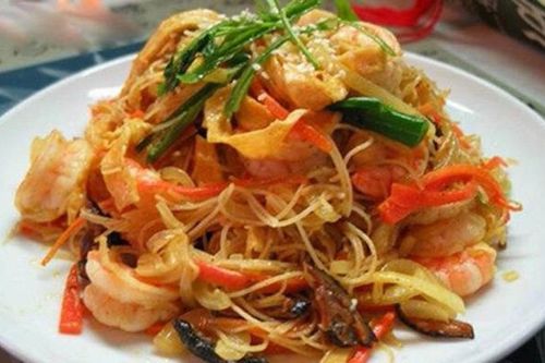 Bị đề nghị phạt 20 triệu đồng vì rủ bạn đến nhà ăn hủ tiếu