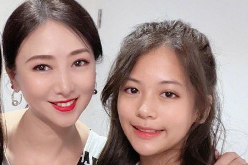 Con gái 14 tuổi của Hoa hậu Ông Hồng