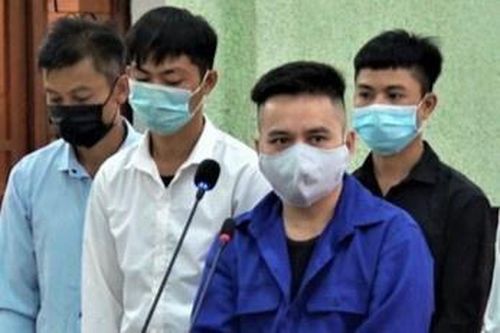 Lĩnh 12 năm tù vì đưa 54 người sang Trung Quốc trái phép
