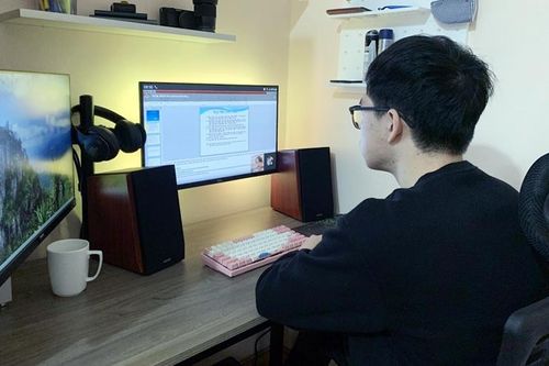 Năm học mới với giảng đường 'linh hoạt'
