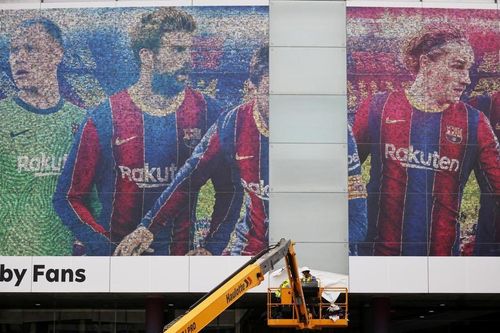 Barca gỡ bỏ toàn bộ hình ảnh Messi ở Camp Nou