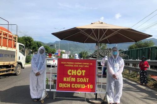 Đà Nẵng: Giáo viên, nhân viên ngành giáo dục đồng hành cùng công tác chống dịch Covid-19