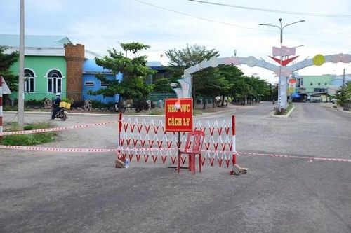 Khởi tố đối tượng dùng cây sắt đâm thành viên tổ công tác phòng, chống dịch