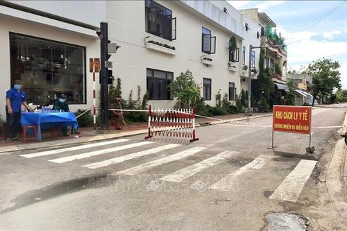 Tạm đình chỉ công tác chủ tịch xã thiếu trách nhiệm, để dịch lây lan ra cộng đồng