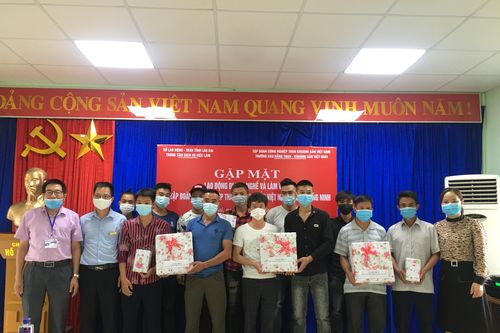 13 lao động Lào Cai về học nghề và làm việc tại Trường Cao đẳng Than - Khoáng sản Việt Nam