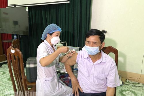 Nho Quan hoàn thành tiêm vắc xin phòng COVID-19 đợt 3