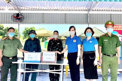 Các cấp Công đoàn chung tay phòng, chống dịch COVID-19