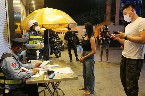 Campuchia bắt giữ hơn 4.000 người vi phạm lệnh giới nghiêm