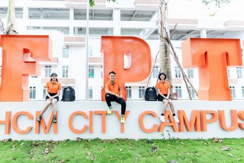 Bộ GD&ĐT đề nghị ĐH FPT không tăng học phí