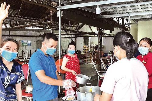 Lan tỏa yêu thương từ những bếp ăn 0 đồng