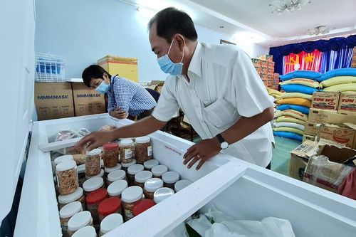 Cà Mau chuyển hàng hỗ trợ đồng bào vùng tâm dịch