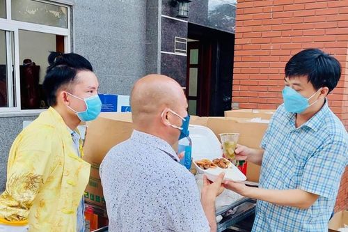 Thanh Hóa: Những 'bữa cơm 0 đồng' được gửi vào khu cách ly