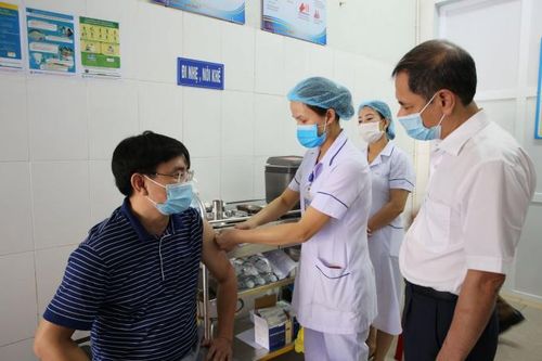Hà Tĩnh tiêm vắc xin phòng COVID-19 đợt 5 cho 48.205 người
