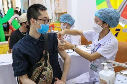 Thủ tướng Phạm Minh Chính: Bằng mọi biện pháp để mua vắc-xin nhiều nhất