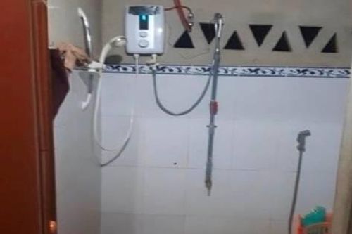 Bé 1 tuổi tử vong bất thường trong nhà vệ sinh khi đang được gửi tại nhà người thân