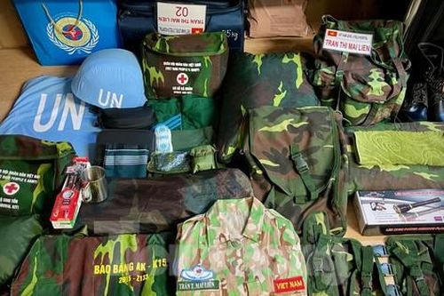 Liên Hợp Quốc kiểm tra ba lô khẩn cấp của lính mũ nồi xanh Việt Nam