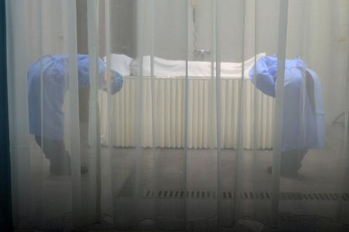 Tại sao người trẻ Trung Quốc thích làm việc trong nhà tang lễ?