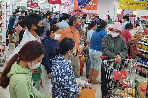 Nghe tin không ra khỏi nhà 7 ngày, dân Đà Nẵng kéo nhau đi mua thực phẩm