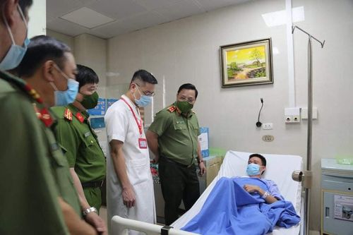 Giám đốc CA Hà Nội chỉ đạo xử lý nghiêm vụ 'giật' Đại úy công an ngã gãy xương