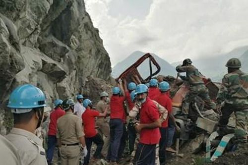 Lở đất kinh hoàng trên dãy Himalaya