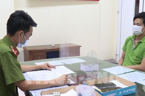 Dùng giấy xét nghiệm PCR giả để 'thông chốt' có thể nhận án tù 7 năm