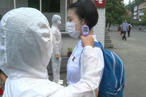 Xem cách trường đại học Triều Tiên chống dịch