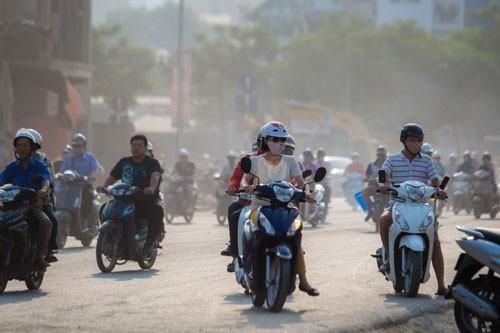 Hà Nội: Nồng độ bụi mịn vượt ngưỡng quy chuẩn quốc gia, gia tăng bệnh tật do ô nhiễm không khí