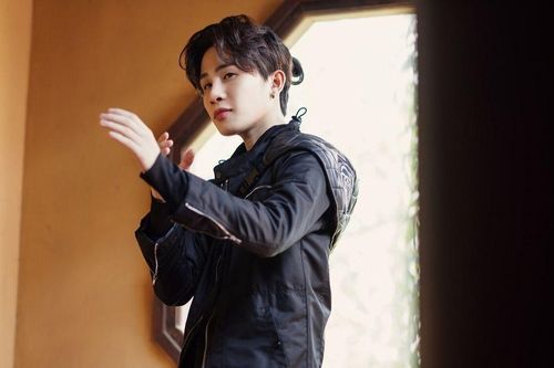 Netizen 'ngã ngửa' trước lời 'đạo lý' của Jack dành cho fan: 'Đừng yêu sớm, yêu sớm là khờ dại'