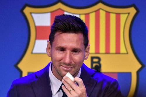 Hé lộ tin nhắn đầy chua xót Messi gửi cho đồng đội Barcelona