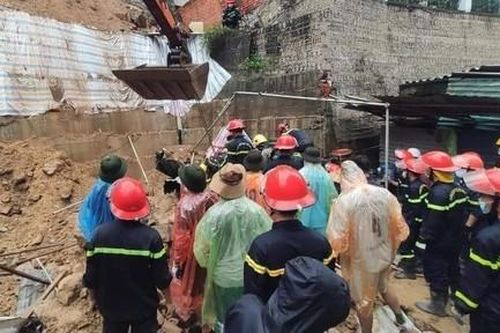 4 công nhân đang ngủ bị đất đá vùi lấp, 3 người tử vong tại chỗ