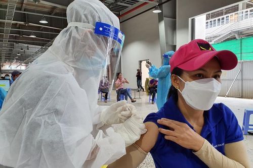 Đề xuất ưu tiên tiêm vaccine COVID-19 cho doanh nghiệp '3 tại chỗ' ở Đồng Nai