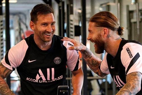 Messi thân thiết với Ramos trong buổi tập đầu tiên ở PSG