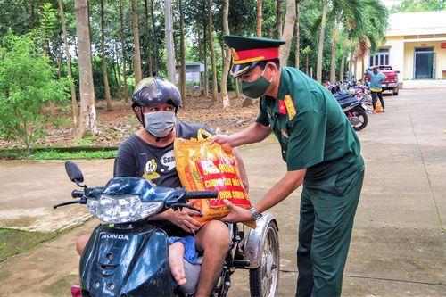 Bình Phước hỗ trợ tiền cho công dân đang ở TP.HCM