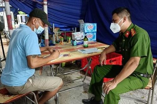 4 người dùng giấy xét nghiệm Covid-19 giả để qua chốt kiểm dịch