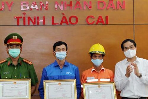 Khen thưởng đột xuất các cá nhân, tập thể tham gia cứu hộ, cứu nạn trong vụ cháy cửa hàng gas tại TX Sa Pa