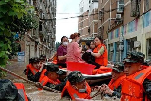 Lũ lụt kinh hoàng vì mưa lớn ở Hồ Bắc, 25 người chết và mất tích