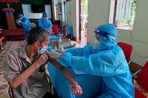 TPHCM tiêm vắc xin cho đối tượng cai nghiện, bảo trợ xã hội