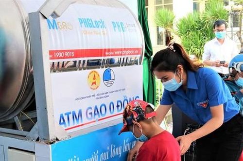 Vừa vận động, ATM gạo có ngay 30 tấn, người nghèo rưng rưng đến nhận