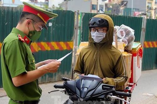 Shipper tự do mỗi ngày kiếm gần 2 triệu, tìm đủ cách 'thông' chốt